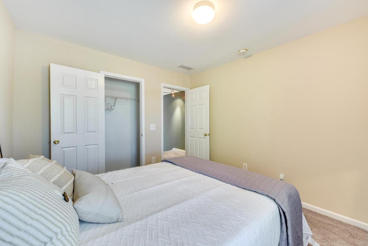 Townhome With Deck 18 Mi To Downtown!