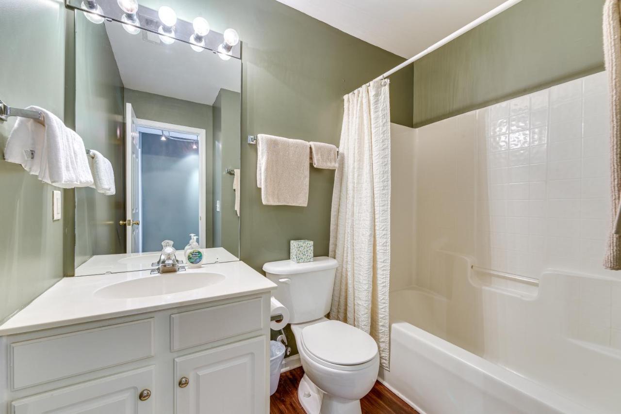Townhome With Deck 18 Mi To Downtown!