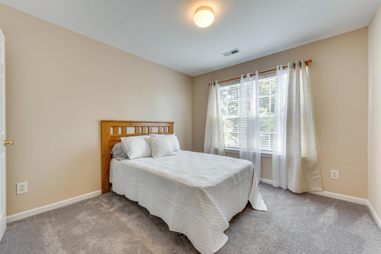 Townhome With Deck 18 Mi To Downtown! Holiday home *